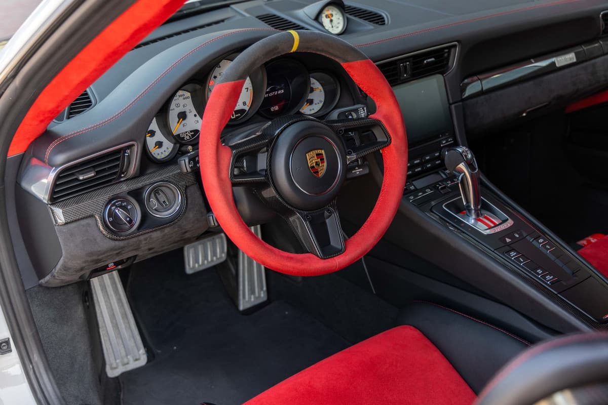 image 32 of car Porsche 911 GT2 RS