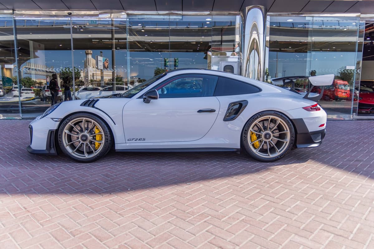 image 2 of car Porsche 911 GT2 RS