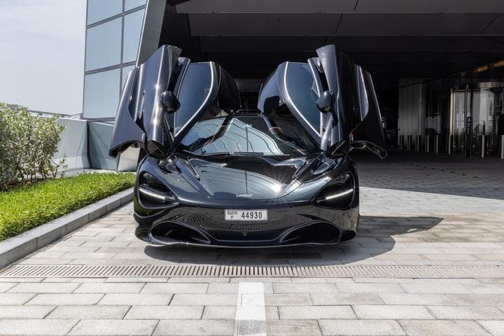 main_image of McLaren 720S