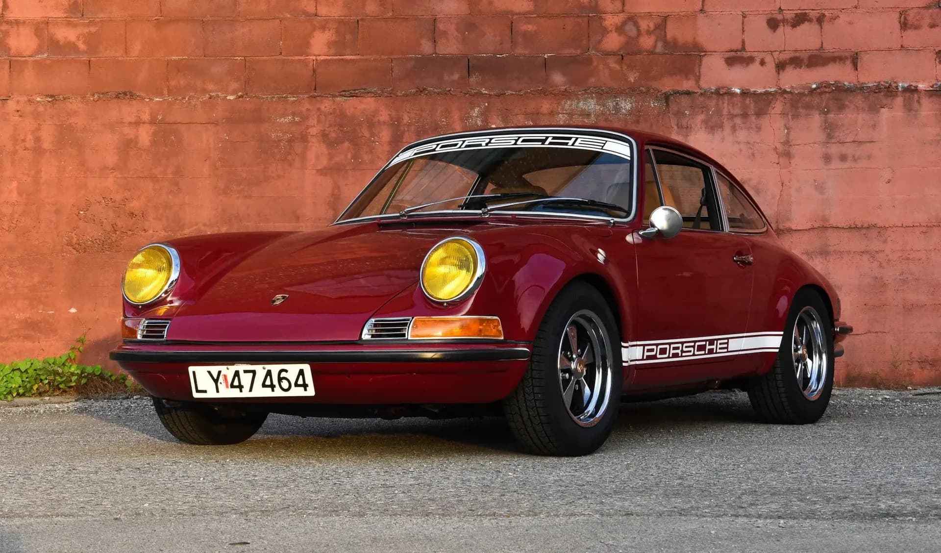 main_image of Porsche 911E Coupe
