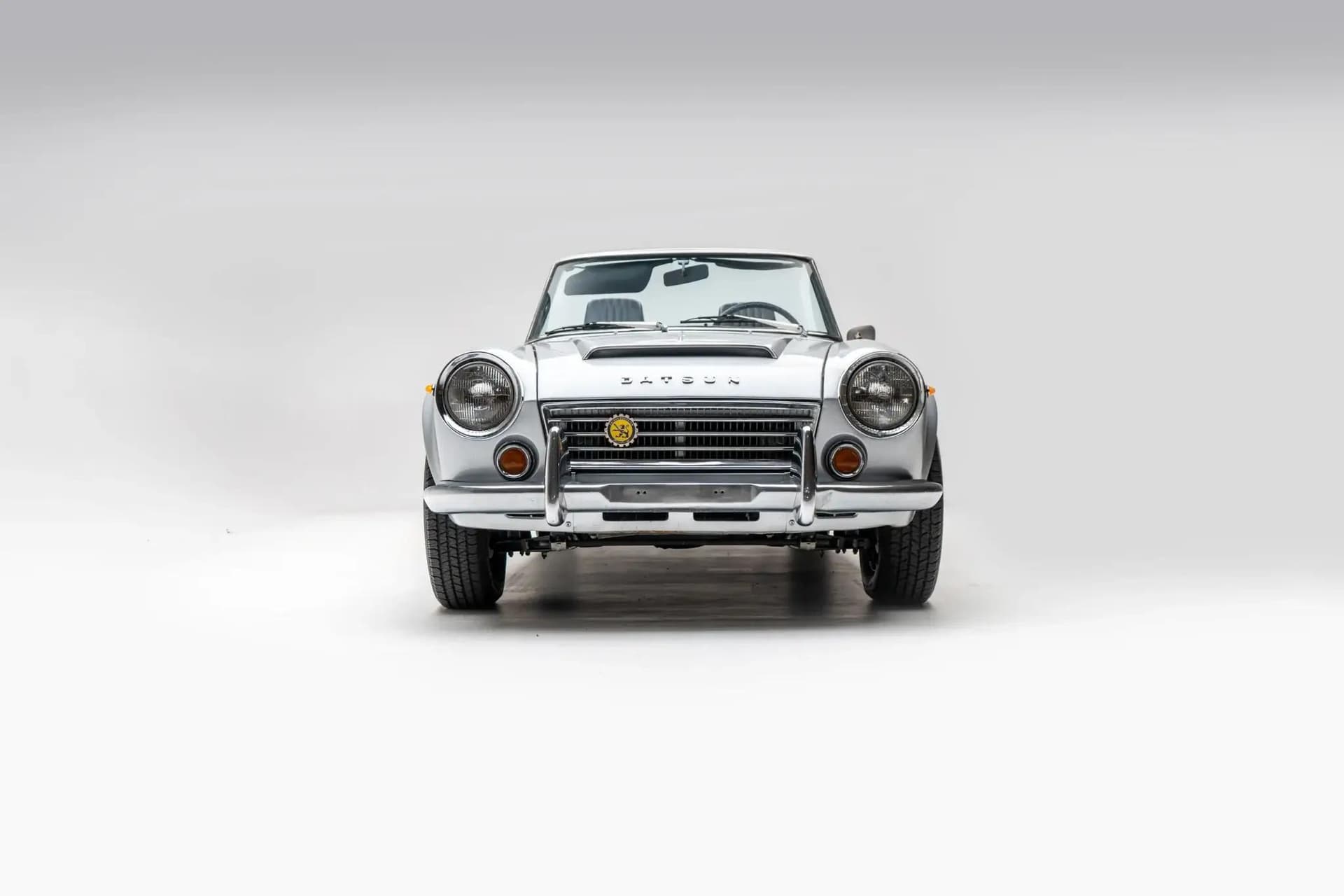 main_image of Datsun 1600 Roadster