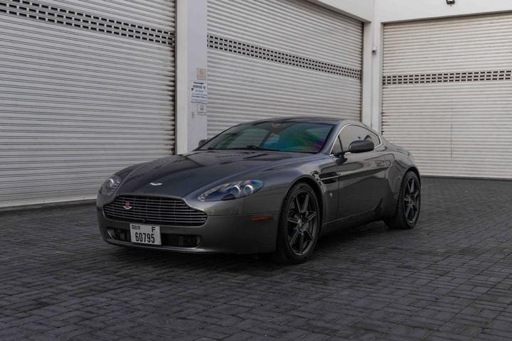 main_image of Aston Martin Vantage